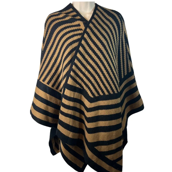 Charlotte Russe Striped‎ Cape Shawl Size Medium - Picture 1 of 9